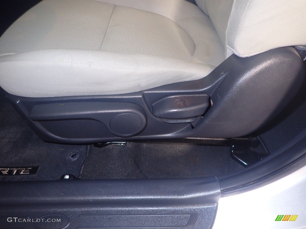 2013 Forte 5-Door EX - Bright Silver / Stone photo #21