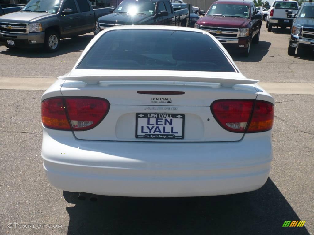 2004 Alero GL1 Sedan - Arctic White / Pewter photo #5