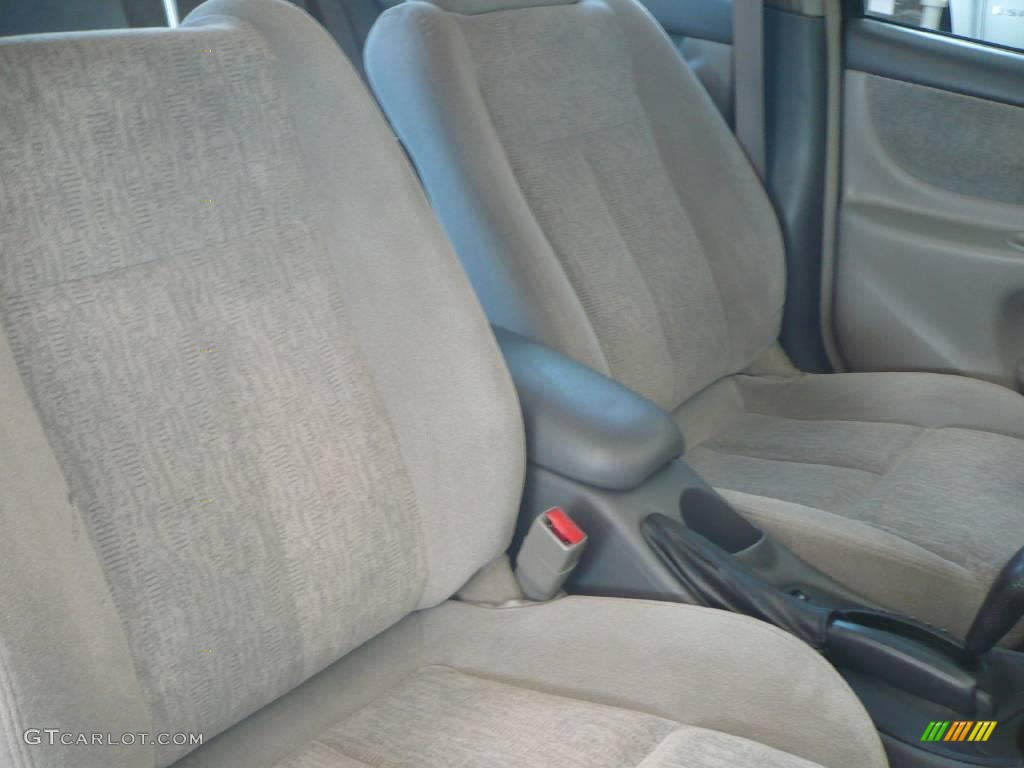 2004 Alero GL1 Sedan - Arctic White / Pewter photo #13