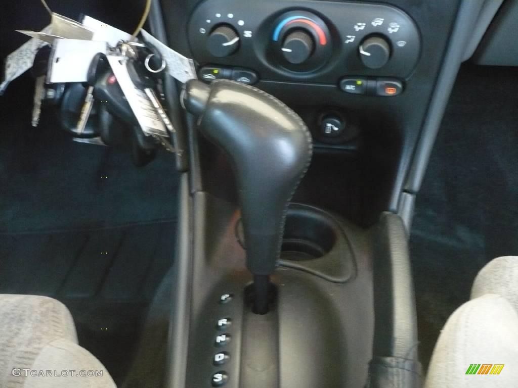 2004 Alero GL1 Sedan - Arctic White / Pewter photo #18