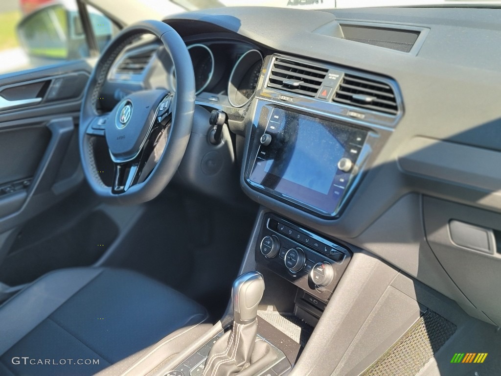 2021 Tiguan SE 4Motion - Pure White / Titan Black photo #2