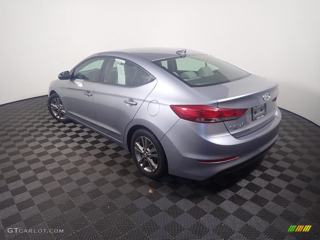 2017 Elantra SE - Gray / Gray photo #12