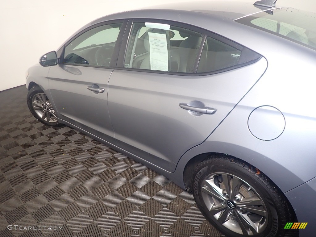 2017 Elantra SE - Gray / Gray photo #18