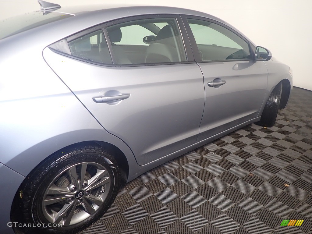 2017 Elantra SE - Gray / Gray photo #19