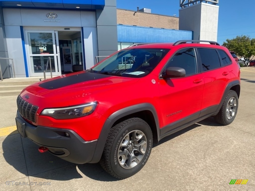 2019 Cherokee Trailhawk 4x4 - Firecracker Red / Black photo #1
