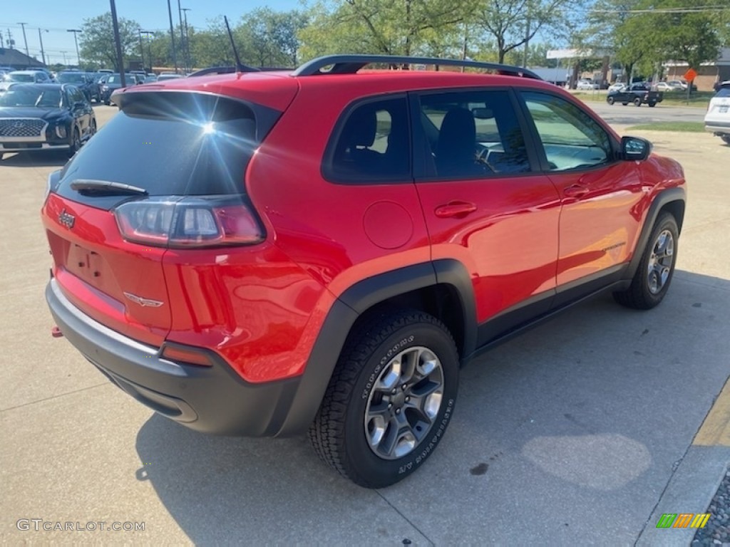 2019 Cherokee Trailhawk 4x4 - Firecracker Red / Black photo #2