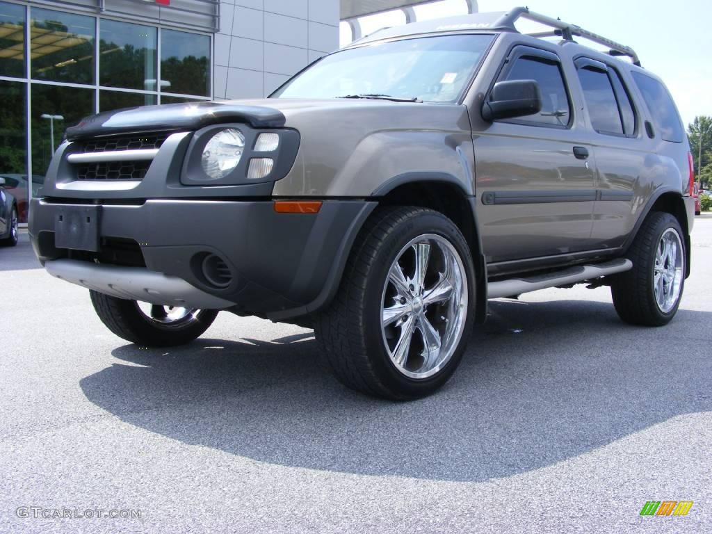2004 Xterra XE - Granite Metallic / Gray photo #2