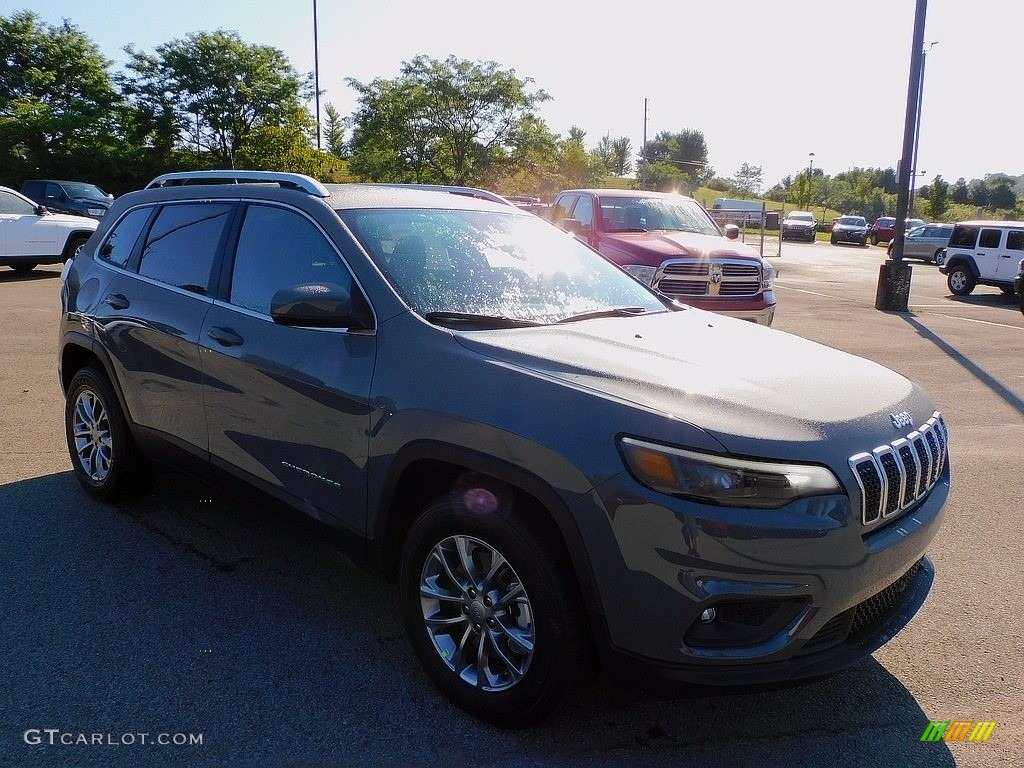 2021 Cherokee Latitude Lux 4x4 - Sting-Gray / Black photo #3