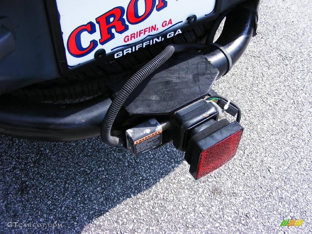 2004 Xterra XE - Granite Metallic / Gray photo #10