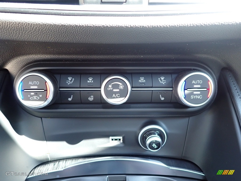 2021 Alfa Romeo Stelvio Sprint AWD Controls Photo #142804995