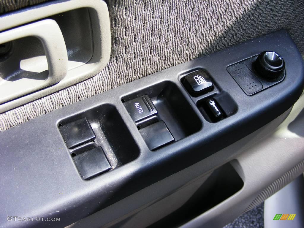 2004 Xterra XE - Granite Metallic / Gray photo #14