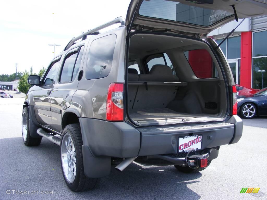 2004 Xterra XE - Granite Metallic / Gray photo #17