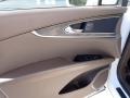 2018 White Platinum Metallic Tri-Coat Lincoln MKX Reserve AWD  photo #18