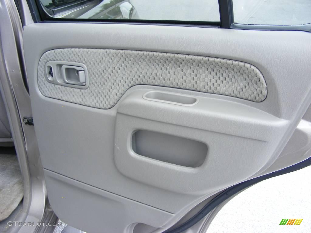 2004 Xterra XE - Granite Metallic / Gray photo #20