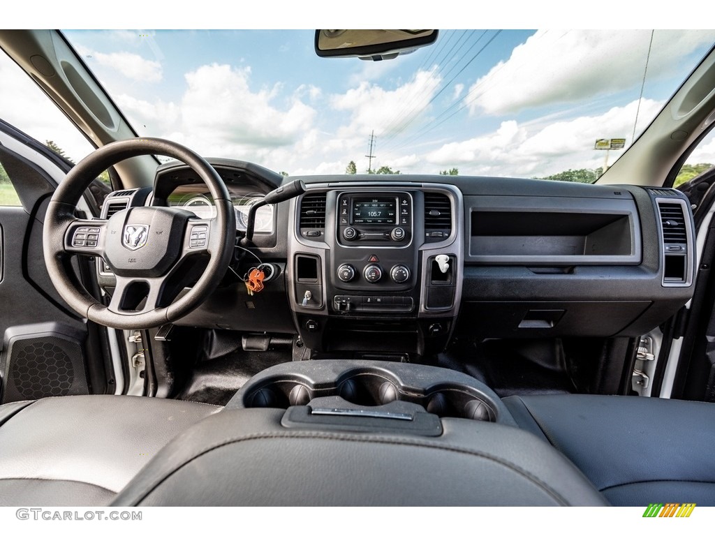 2014 Ram 2500 Tradesman Regular Cab 4x4 Black/Diesel Gray Dashboard Photo #142806390