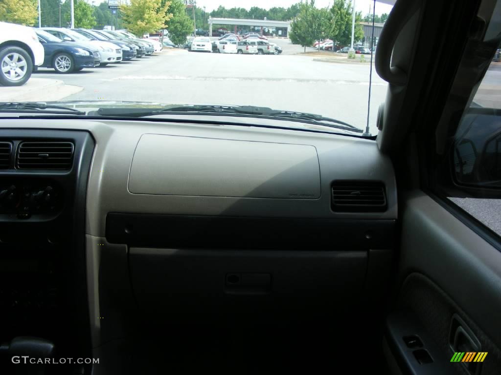 2004 Xterra XE - Granite Metallic / Gray photo #23