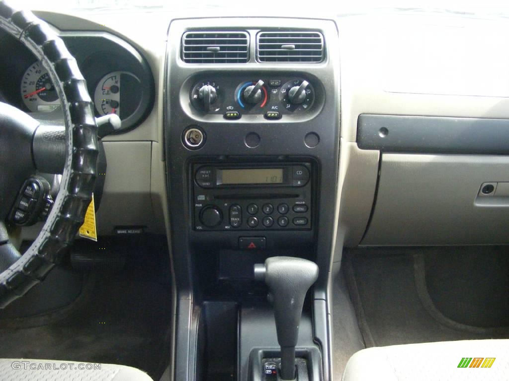 2004 Xterra XE - Granite Metallic / Gray photo #24
