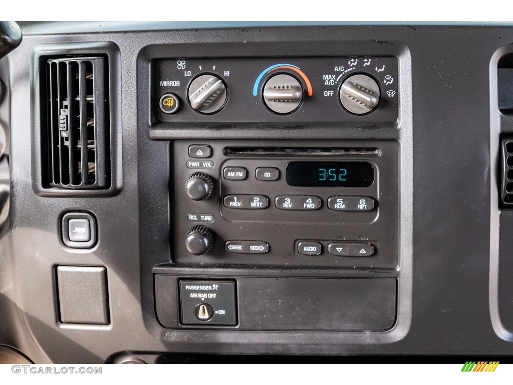 2003 Chevrolet Express 2500 Passenger Van Controls Photos