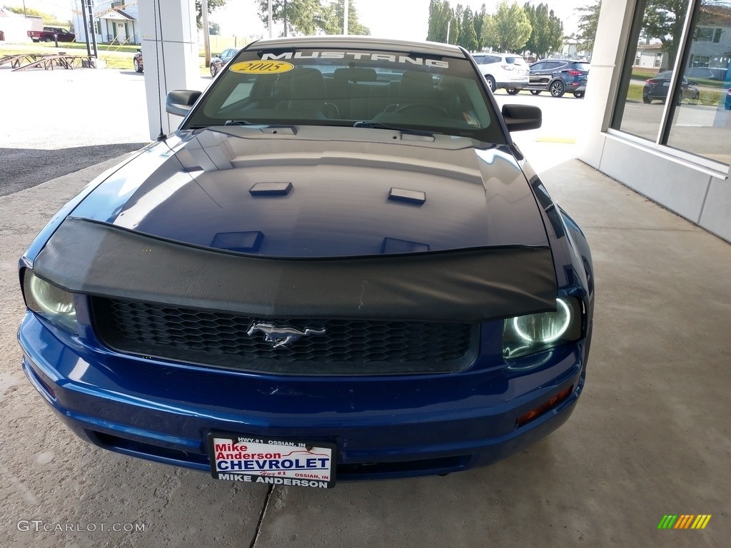 2005 Mustang V6 Premium Coupe - Sonic Blue Metallic / Medium Parchment photo #9
