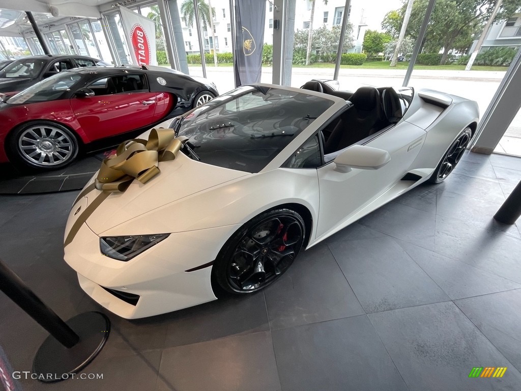 2018 Lamborghini Huracan LP580-2 Spyder Exterior Photos