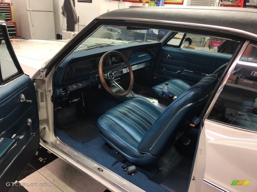 1966 Chevrolet Impala 2 Door Hardtop Front Seat Photo #142816561