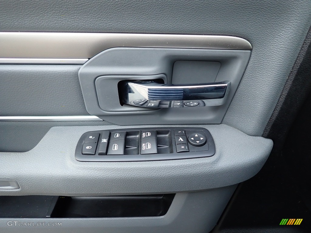2016 Ram 1500 Big Horn Crew Cab 4x4 Black/Diesel Gray Door Panel Photo #142830014