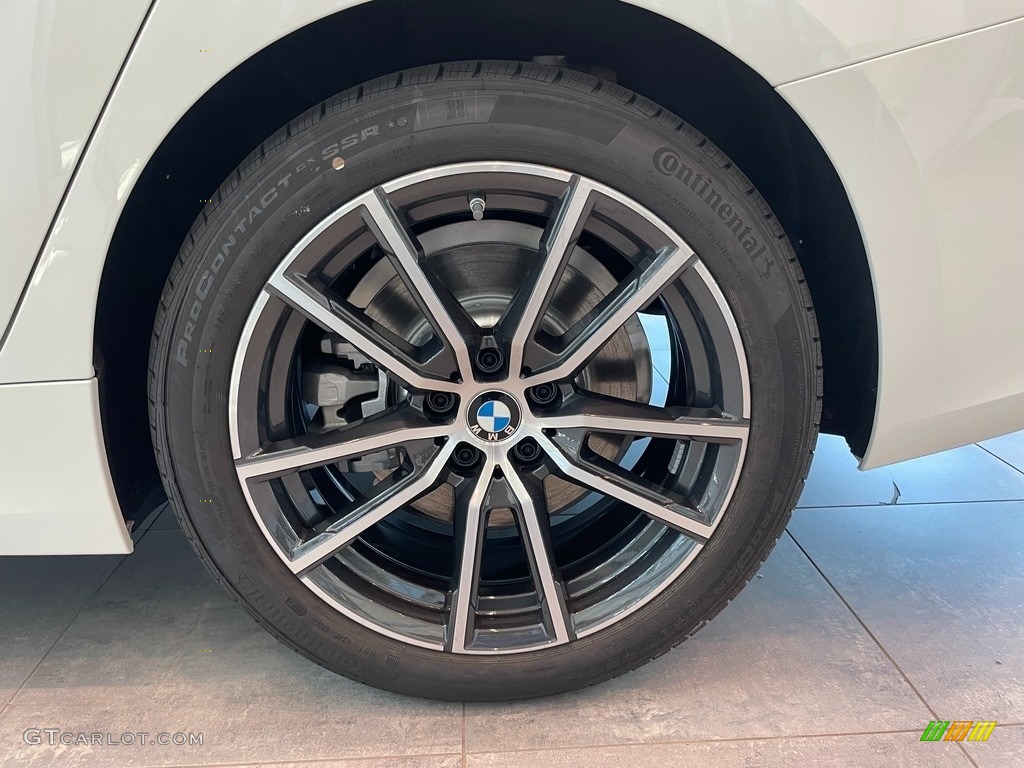 2022 3 Series 330i xDrive Sedan - Alpine White / Black photo #3