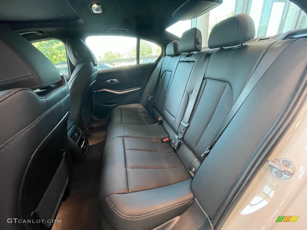 2022 3 Series 330i xDrive Sedan - Alpine White / Black photo #5