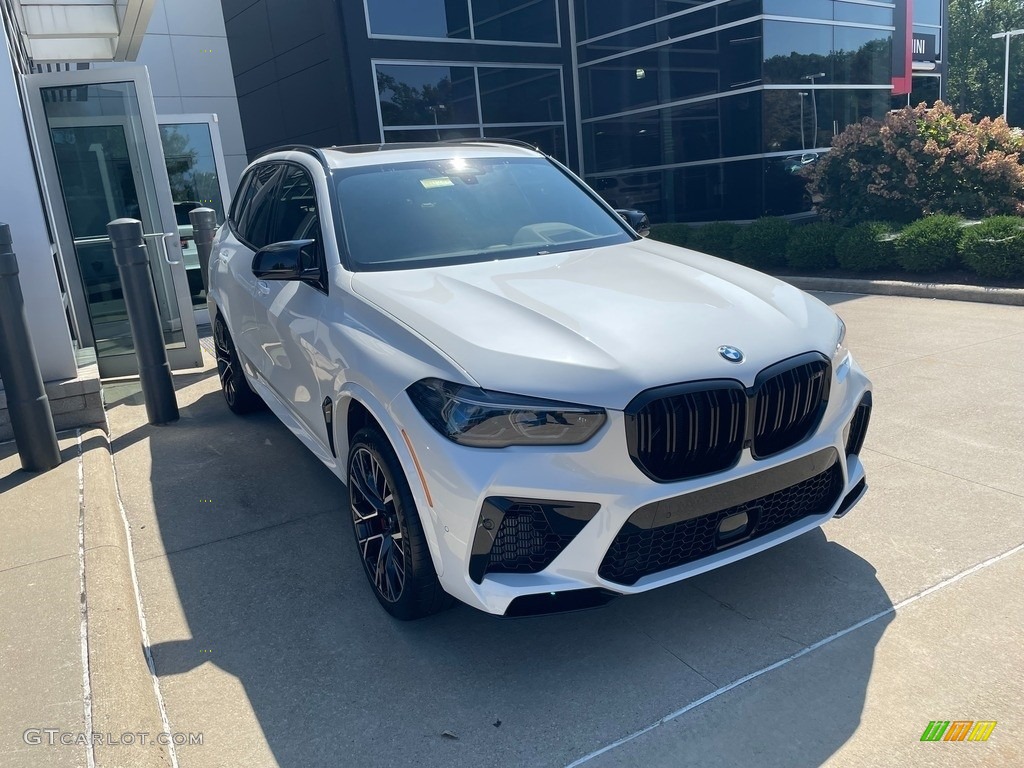 Mineral White Metallic 2022 BMW X5 M Standard X5 M Model Exterior Photo #142832144