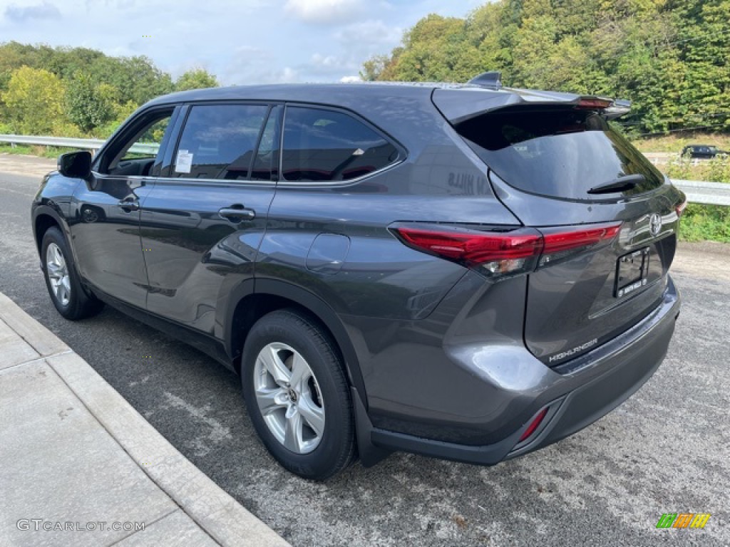 2021 Highlander LE AWD - Magnetic Gray Metallic / Black photo #2