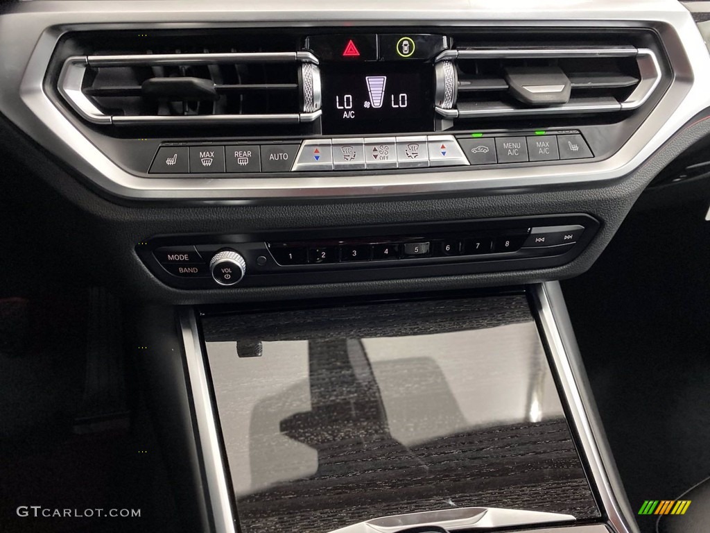 2022 3 Series 330i Sedan - Alpine White / Black photo #21