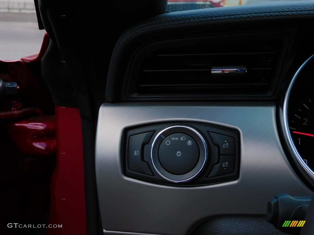 2021 Mustang GT Premium Convertible - Rapid Red Metallic / Ebony photo #19