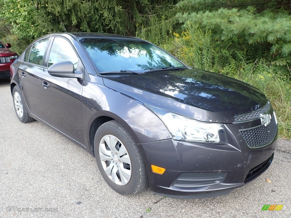 2014 Cruze LS - Tungsten Metallic / Jet Black/Medium Titanium photo #2