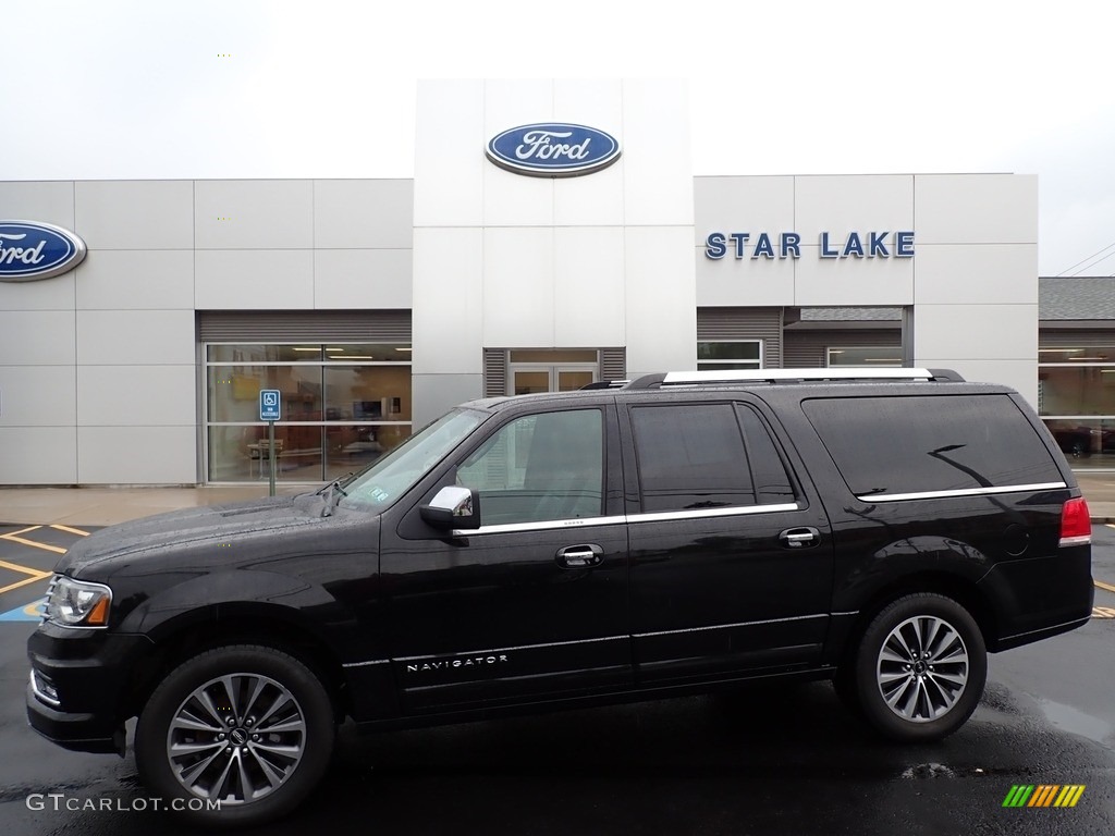 Tuxedo Black Metallic Lincoln Navigator