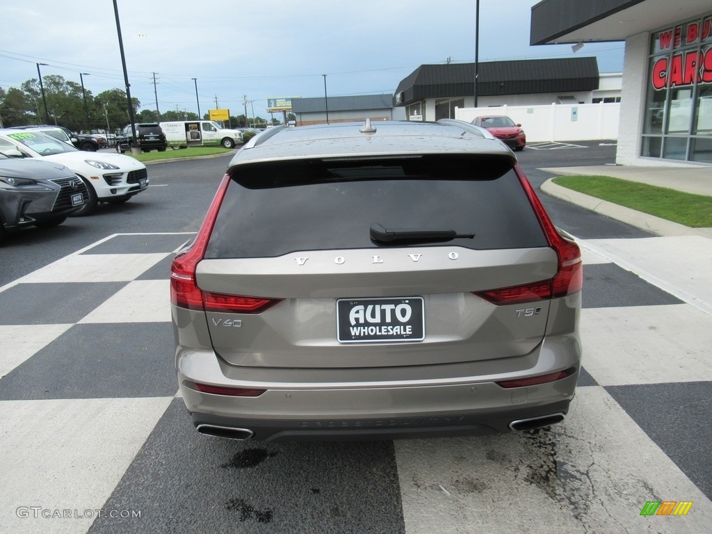 2020 V60 Cross Country T5 AWD - Birch Light Metallic / Charcoal photo #4