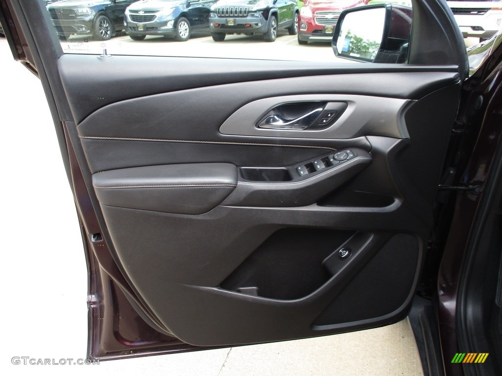 2019 Traverse LT - Black Current Metallic / Jet Black photo #26
