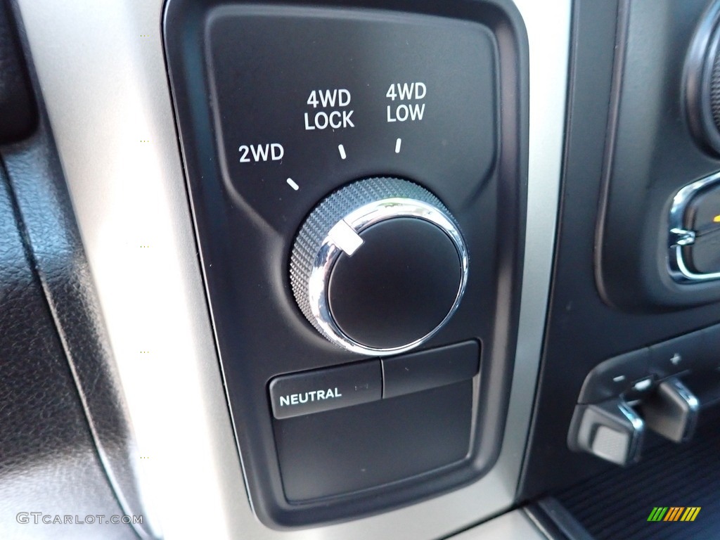 2015 Ram 2500 Big Horn Crew Cab 4x4 Controls Photo #142857113