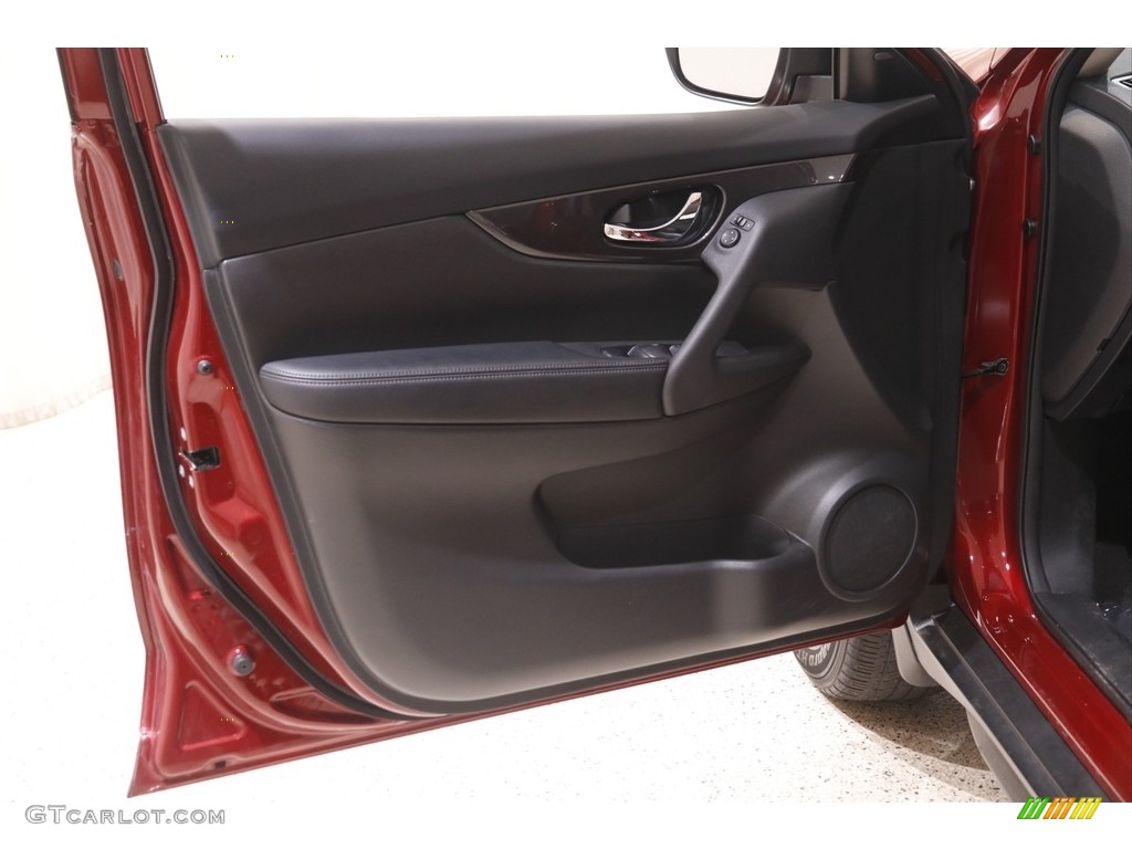 2018 Rogue SV AWD - Scarlet Ember / Charcoal photo #4