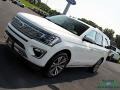Star White - Expedition Platinum Max 4x4 Photo No. 30