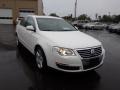 Candy White - Passat Komfort Sedan Photo No. 3