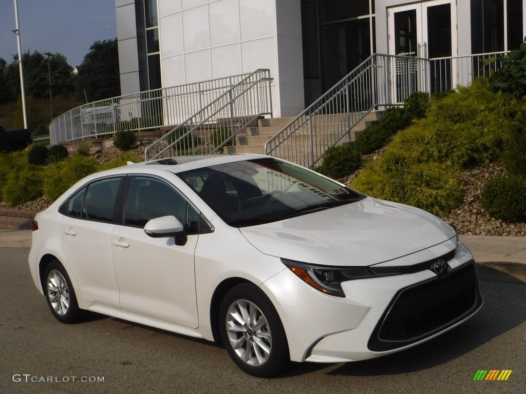 2020 Corolla XLE - Blizzard Pearl White / Macadamia/Beige photo #1