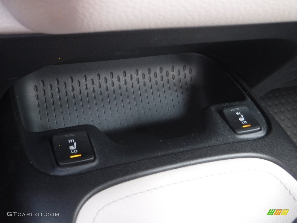 2020 Corolla XLE - Blizzard Pearl White / Macadamia/Beige photo #7