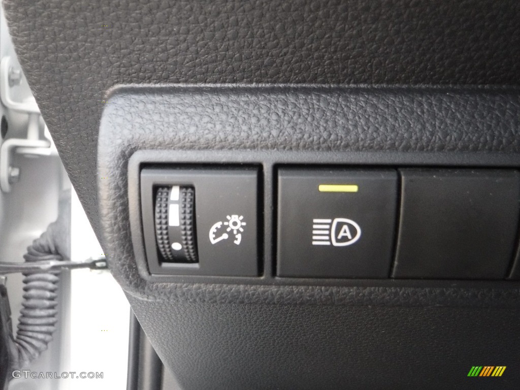 2020 Corolla XLE - Blizzard Pearl White / Macadamia/Beige photo #10