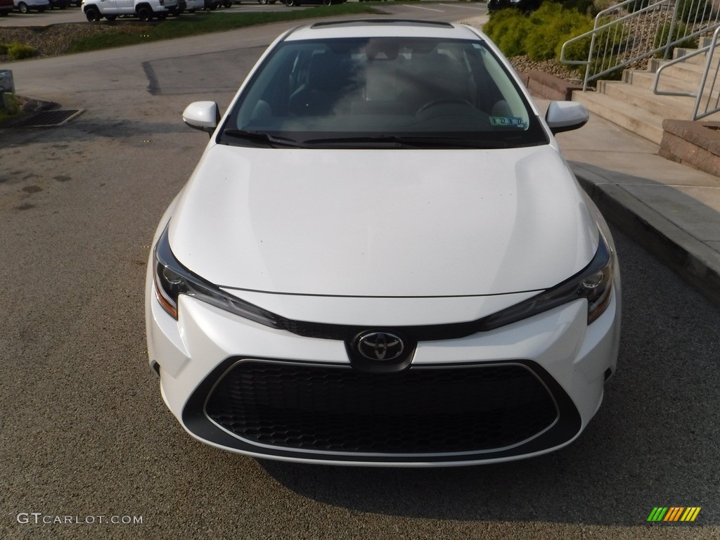 2020 Corolla XLE - Blizzard Pearl White / Macadamia/Beige photo #12