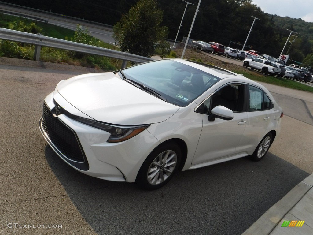 2020 Corolla XLE - Blizzard Pearl White / Macadamia/Beige photo #13