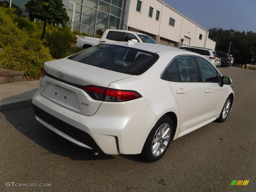 2020 Corolla XLE - Blizzard Pearl White / Macadamia/Beige photo #16