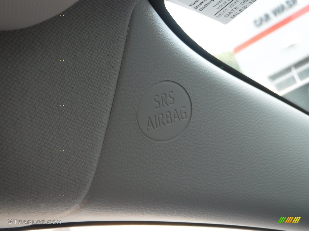 2020 Corolla XLE - Blizzard Pearl White / Macadamia/Beige photo #25