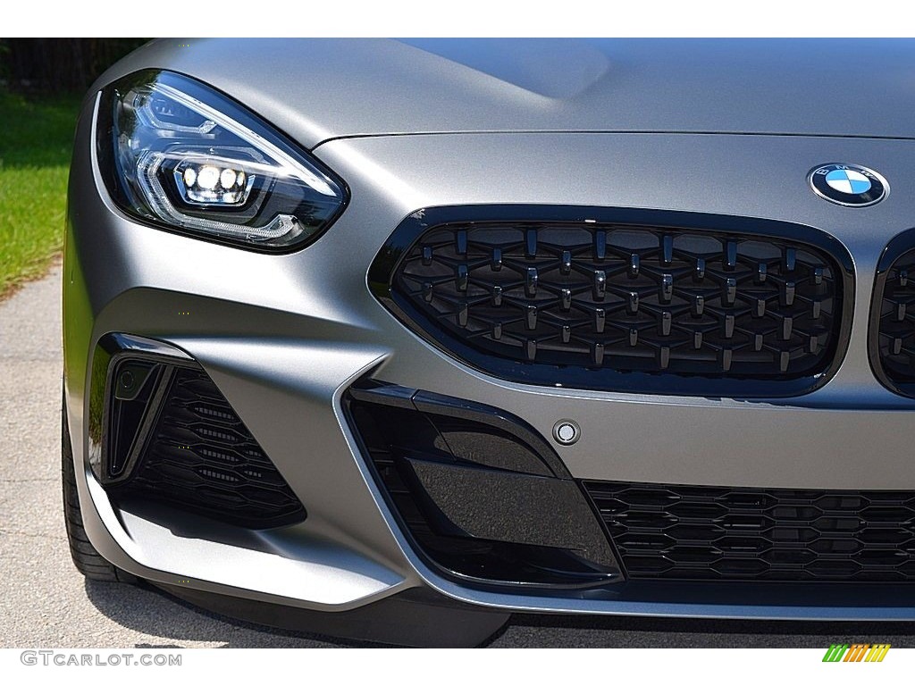 2021 Z4 sDrive M40i - Frozen Grey II Metallic / Magma Red photo #17