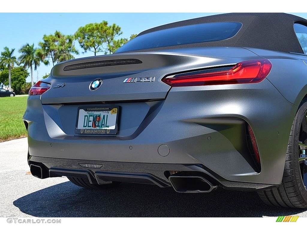 2021 Z4 sDrive M40i - Frozen Grey II Metallic / Magma Red photo #22