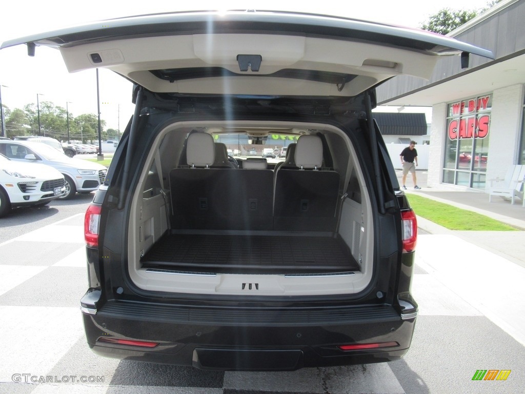 2019 Navigator L Reserve 4x4 - Infinite Black Metallic / Ebony photo #5